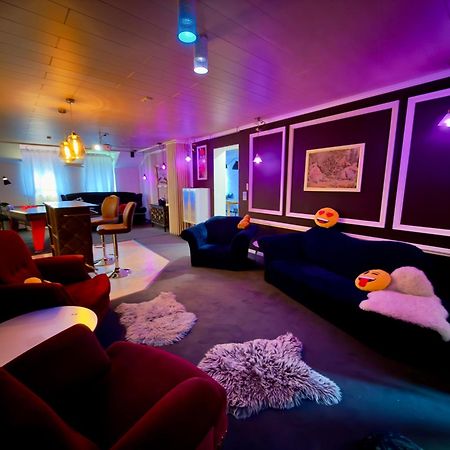 Bookeinfach Bad Ems - Private - Sauna Jacuzzi Whirlpool Swimmingpool Alahna Sup Beachvolleyball Billiards Ping Pong Cinema Theater Music Disco Ball Bbq Und Parkplaetze Extérieur photo