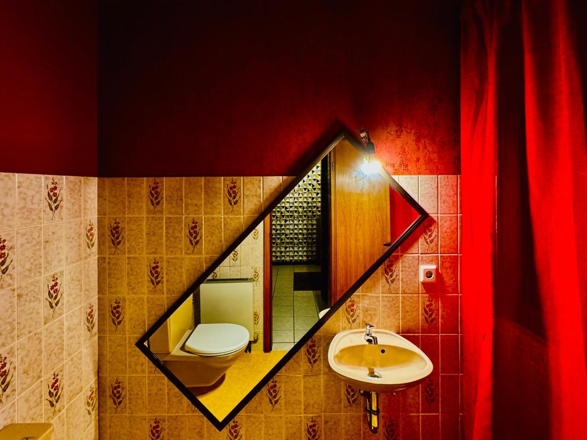 Bookeinfach Bad Ems - Private - Sauna Jacuzzi Whirlpool Swimmingpool Alahna Sup Beachvolleyball Billiards Ping Pong Cinema Theater Music Disco Ball Bbq Und Parkplaetze Extérieur photo