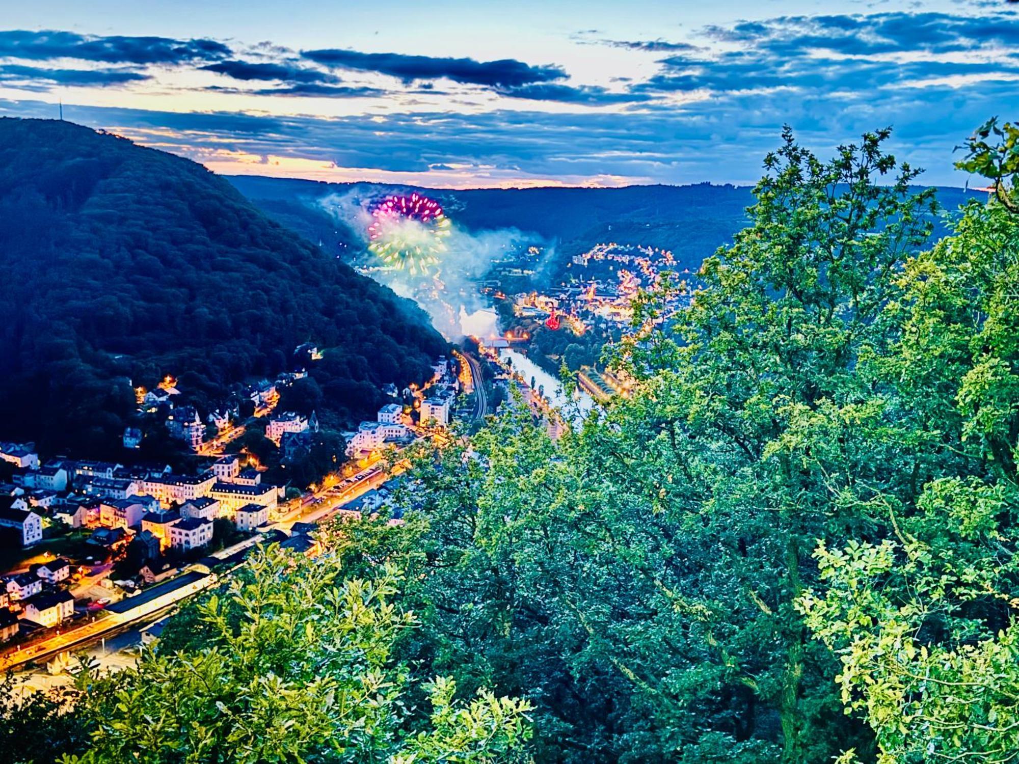 Bookeinfach Bad Ems - Private - Sauna Jacuzzi Whirlpool Swimmingpool Alahna Sup Beachvolleyball Billiards Ping Pong Cinema Theater Music Disco Ball Bbq Und Parkplaetze Extérieur photo