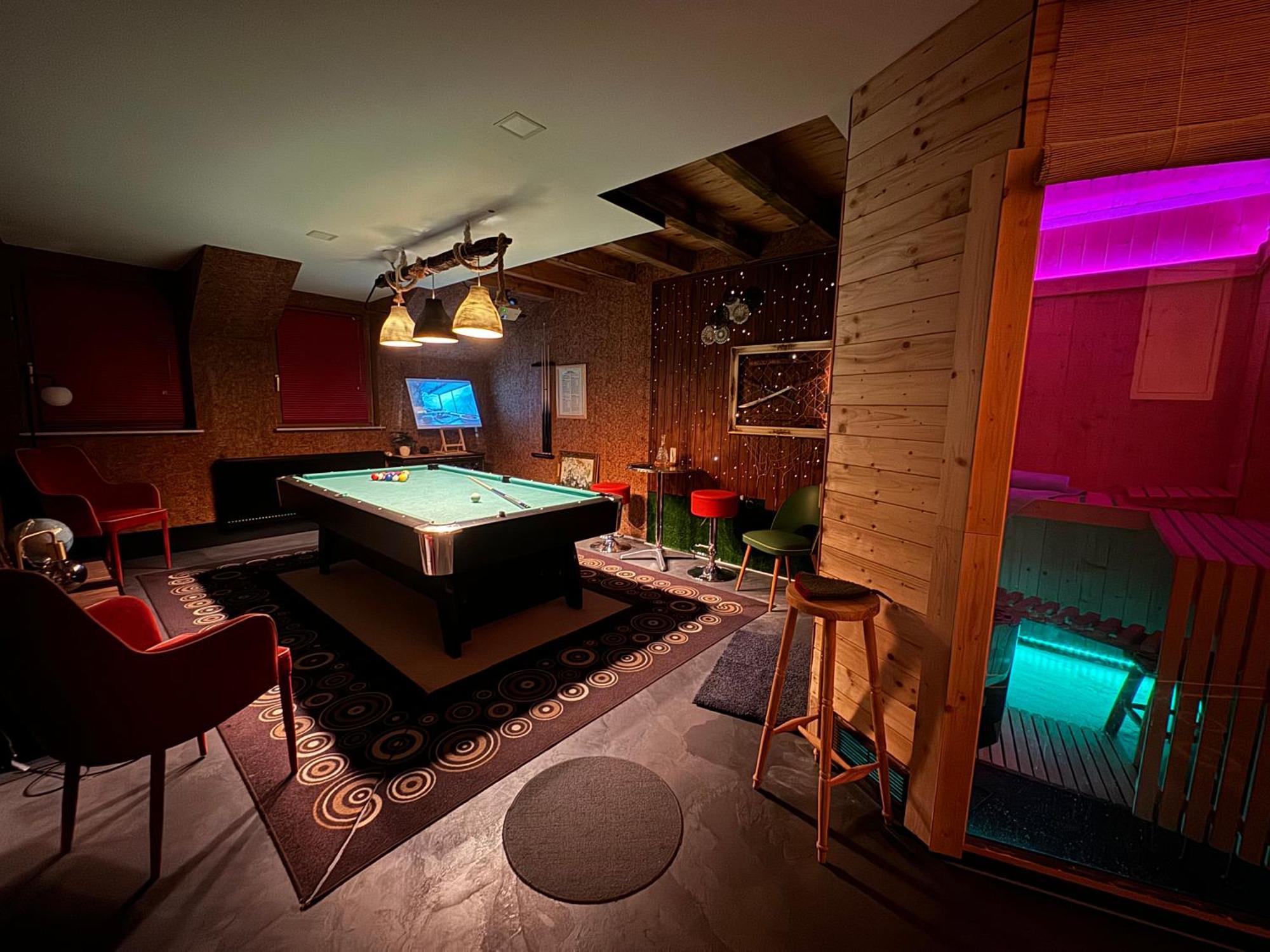 Bookeinfach Bad Ems - Private - Sauna Jacuzzi Whirlpool Swimmingpool Alahna Sup Beachvolleyball Billiards Ping Pong Cinema Theater Music Disco Ball Bbq Und Parkplaetze Extérieur photo