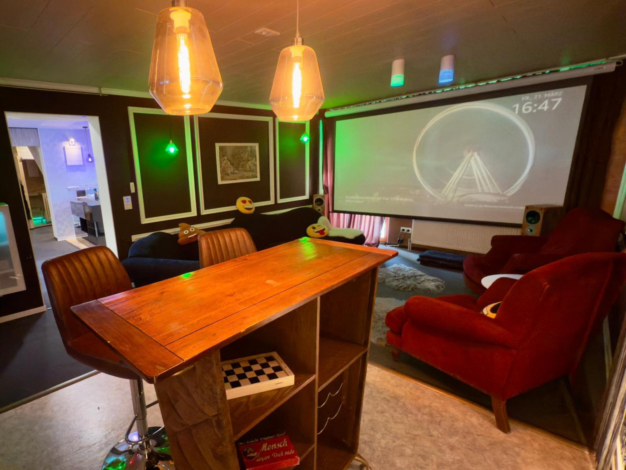 Bookeinfach Bad Ems - Private - Sauna Jacuzzi Whirlpool Swimmingpool Alahna Sup Beachvolleyball Billiards Ping Pong Cinema Theater Music Disco Ball Bbq Und Parkplaetze Chambre photo