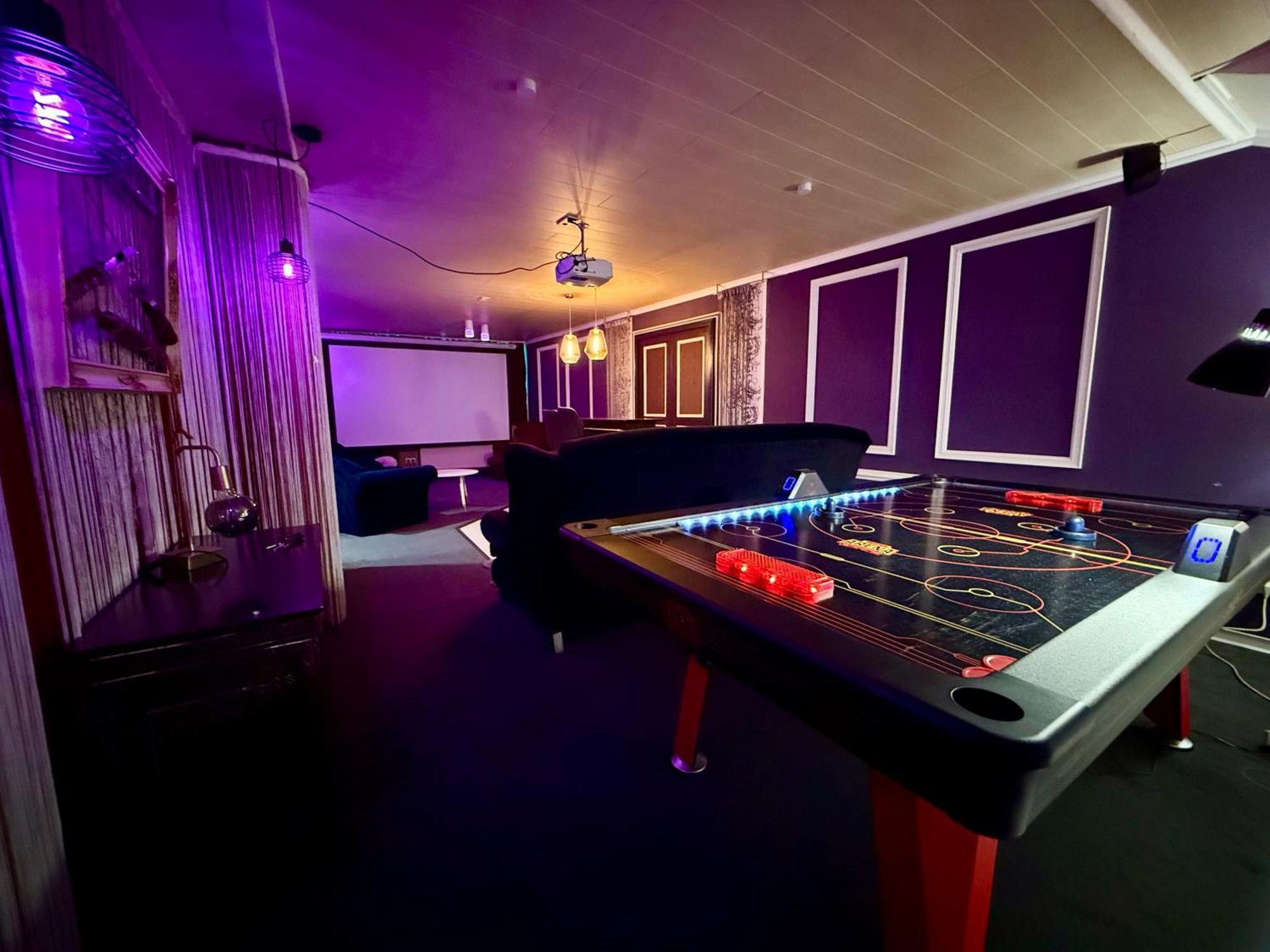 Bookeinfach Bad Ems - Private - Sauna Jacuzzi Whirlpool Swimmingpool Alahna Sup Beachvolleyball Billiards Ping Pong Cinema Theater Music Disco Ball Bbq Und Parkplaetze Extérieur photo